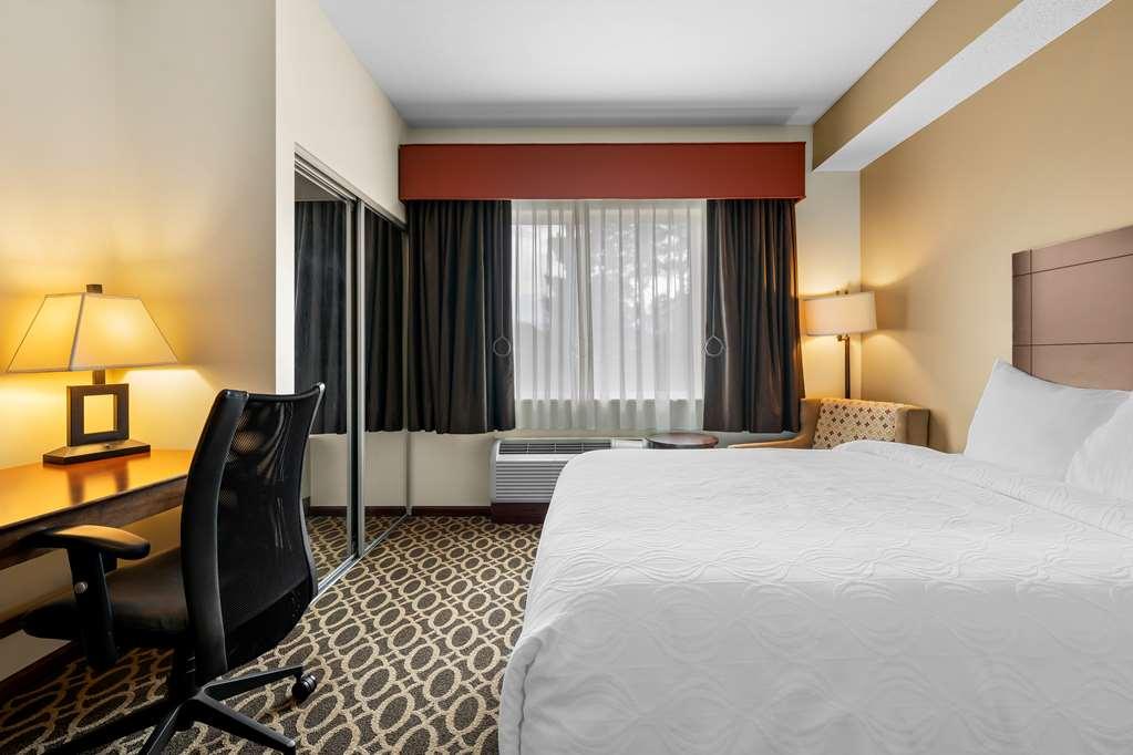 Best Western Paradise Inn Savoy Стая снимка
